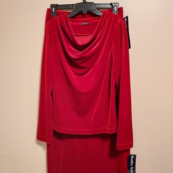 Bentley Arbuckle red velvet NWT size 10 top and skirt - Picture 14 of 14